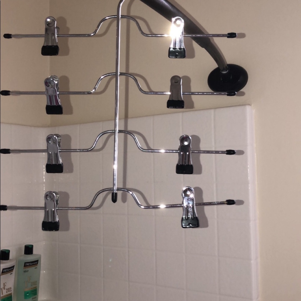 Stackable metal hangers - Picture 3 of 3